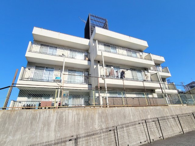 リッチヒル富雄の外観