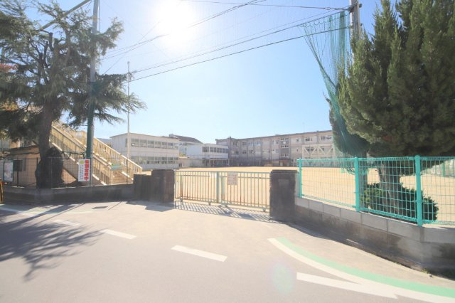 リッチヒル富雄の周辺|小学校「奈良市立富雄北小学校まで728m」