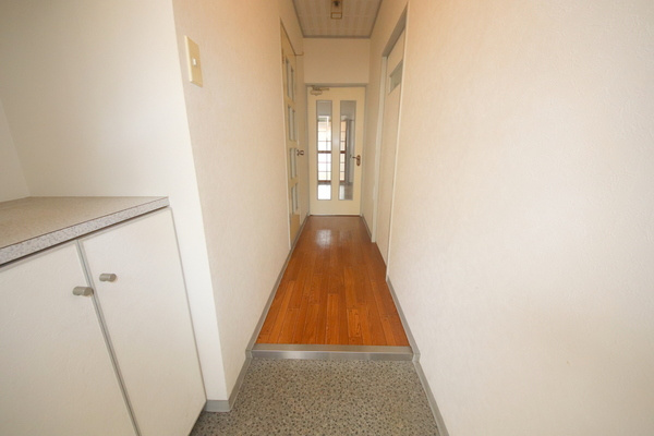 第6サンコウヒルズの玄関