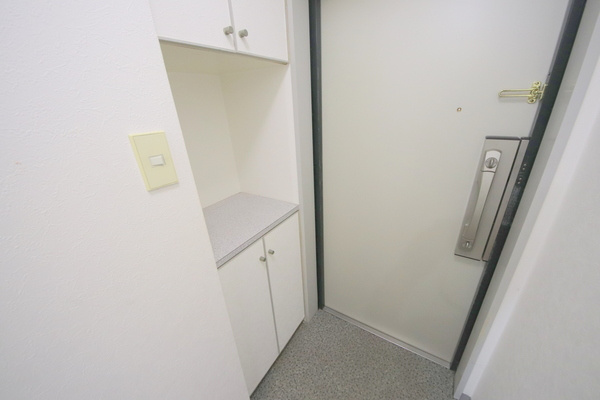 第6サンコウヒルズの玄関