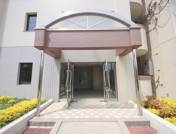 第6サンコウヒルズのエントランス