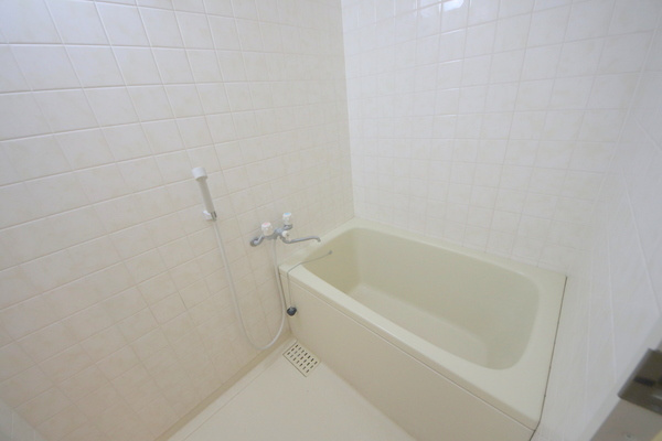 第6サンコウヒルズの浴室