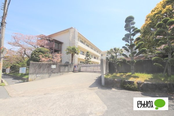 プチ聖和の周辺|中学校「生駒市立緑ケ丘中学校まで698m」