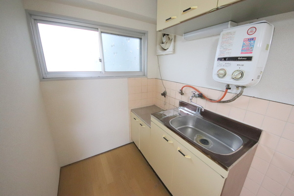 生駒市壱分町の賃貸マンションのキッチン