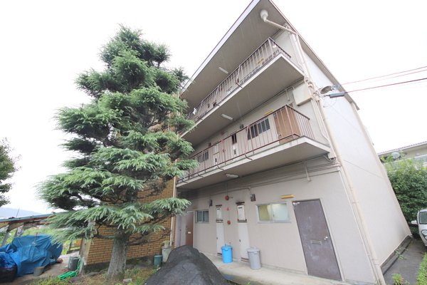 生駒市壱分町の賃貸マンションのエントランス