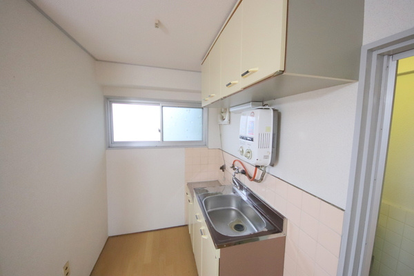 生駒市壱分町の賃貸マンションのキッチン