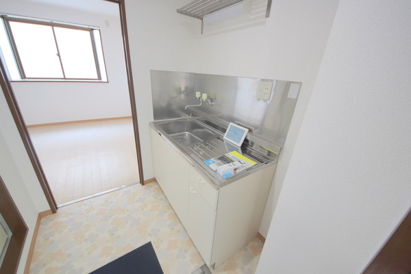 ハイタウンA棟のキッチン