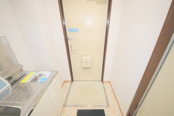 ハイタウンA棟の玄関