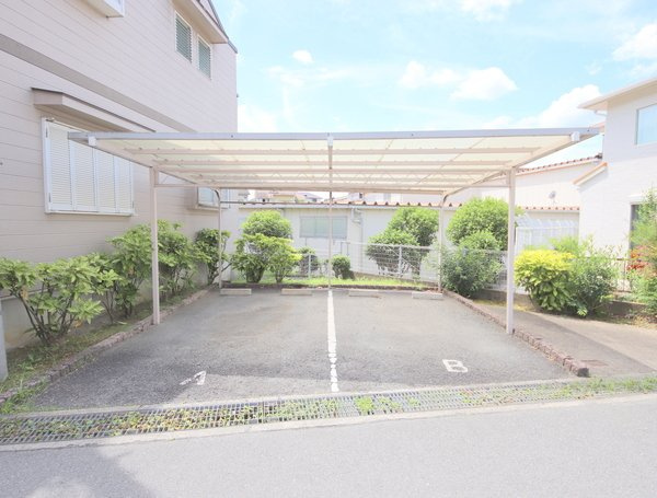 テラスハウスあどの駐車場