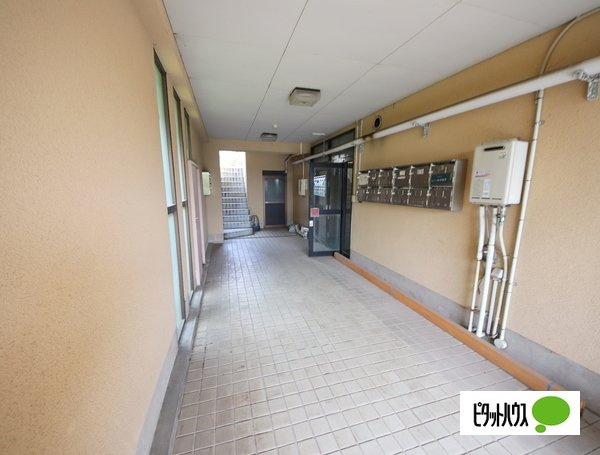 ガーデンハイツ高川のエントランス