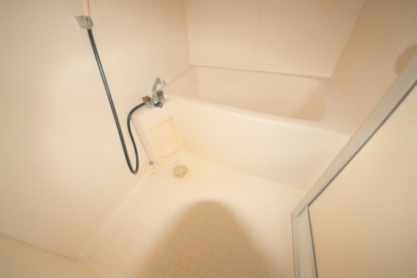 下村コーポⅢの浴室