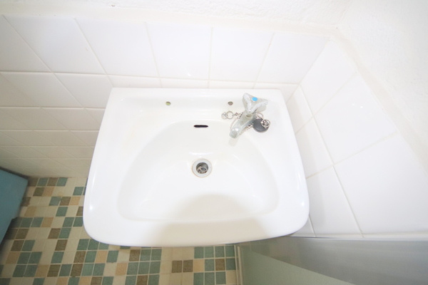 壱分マンションの洗面所