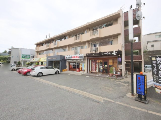 ニュー麹屋マンションの駐車場