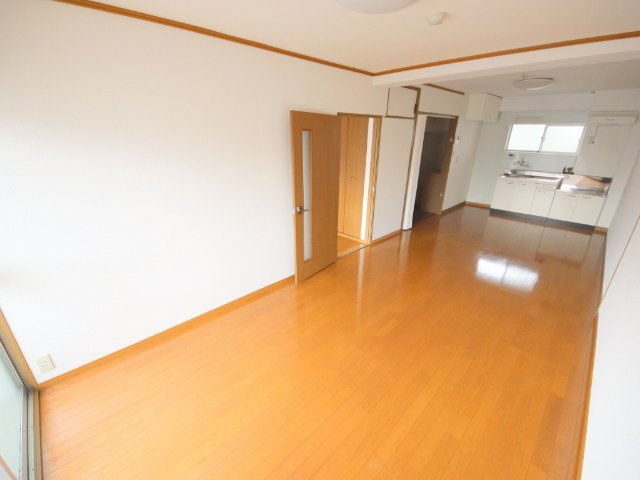 ニュー麹屋マンションの居間・リビング