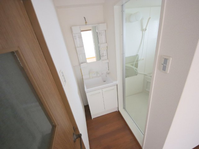 ニュー麹屋マンションの洗面所