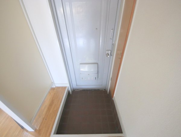 ハイツ有明の玄関