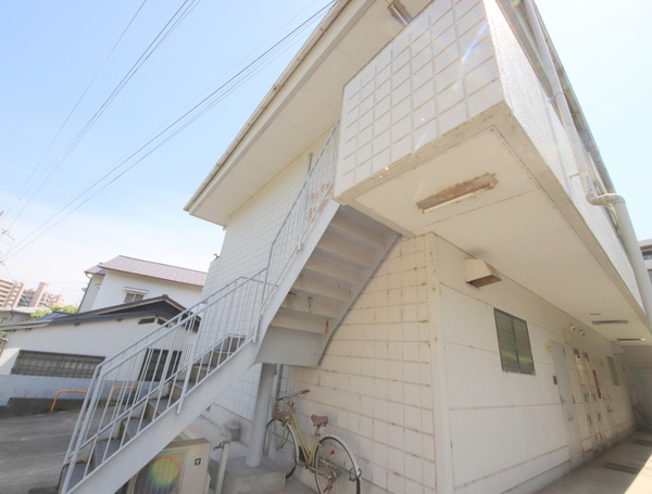 ハイツ有明の外観