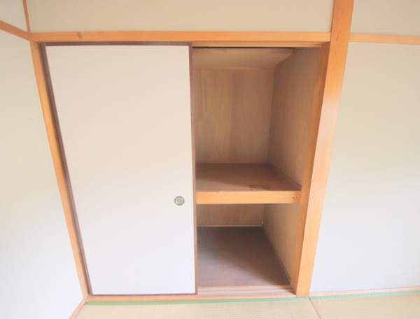 ハイツ有明の収納