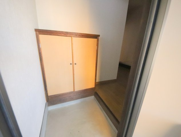 コーポ華の玄関