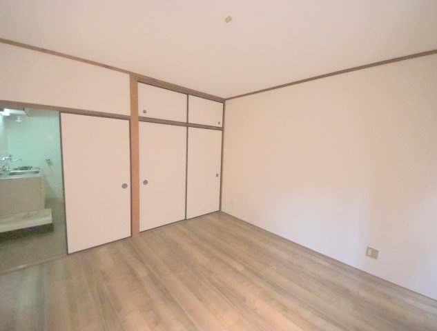 コーポ華の居間・リビング