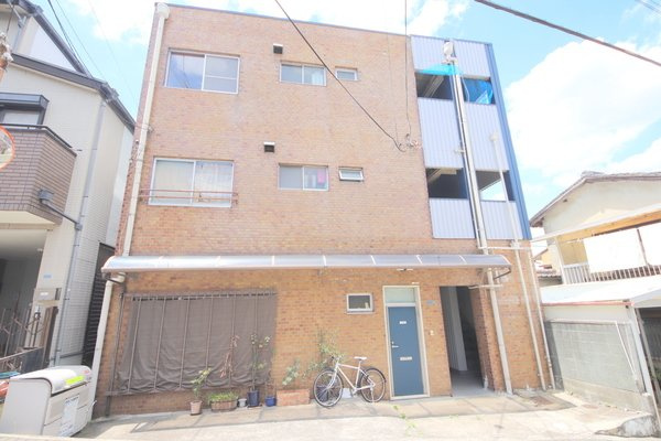 コーポ華のエントランス