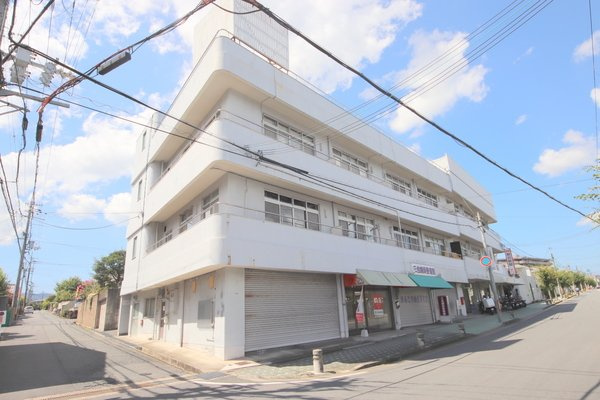 マンションヒライの外観