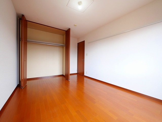昴の郷学園前の洋室