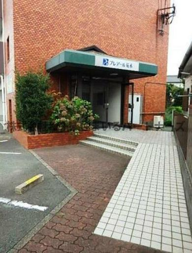 プレアール荒木のエントランス|建物の内部です