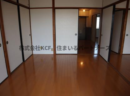 プレアール荒木の洋室