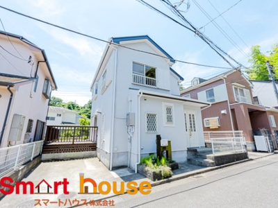 【前面道路含む現地写真】 | 藤沢市西俣野 | 全面走路が広いので、駐車が苦手でも安心♪枝道で車通りも少ないのでお子様がいるご家庭にもおすすめです！