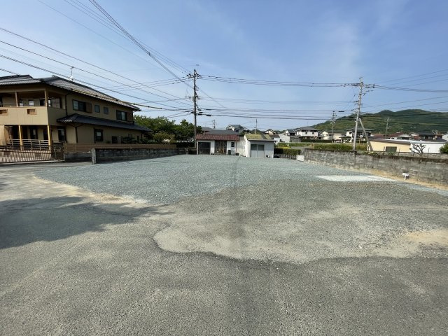 亀幸園ハイツの駐車場