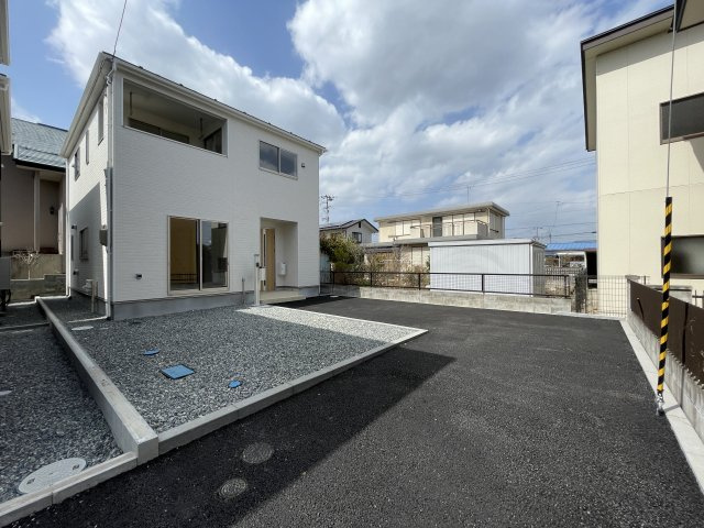 福島市笹谷第8　Cradle garden　全3棟の駐車場