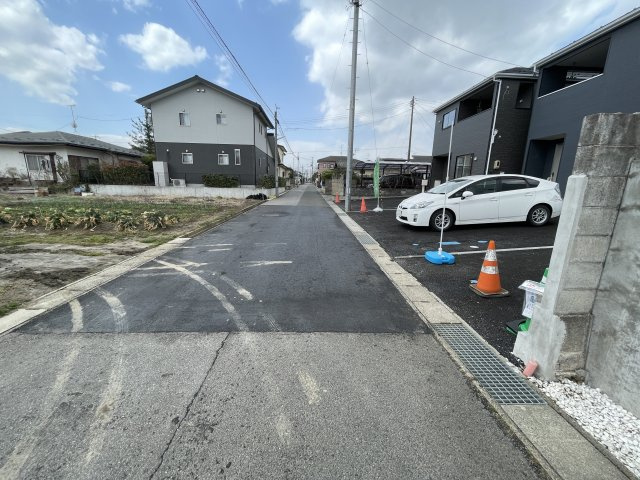 福島市笹谷第8　Cradle garden　全3棟の前面道路含む現地写真