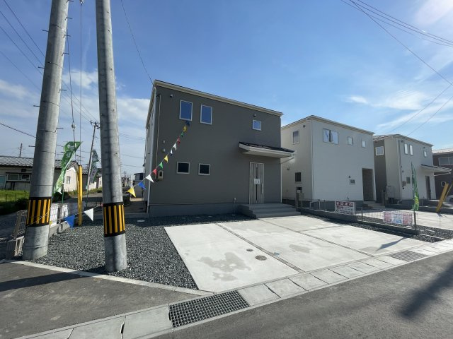 福島市宮代第7　Livele Garden　全4棟の駐車場