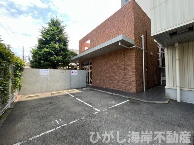 オーセンティアタワー平塚の駐車場|敷地内駐車場