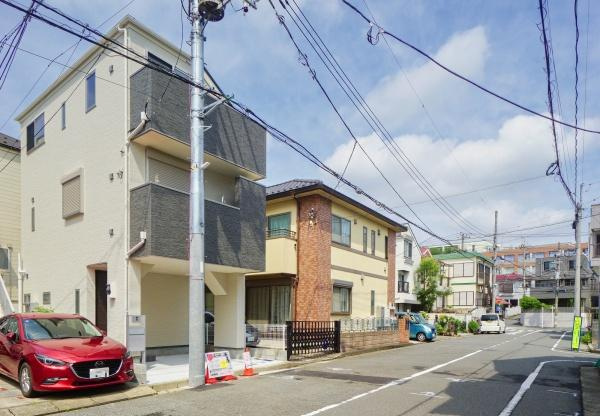 横浜市神奈川区西大口の新築一戸建の前面道路含む現地写真|周辺環境も合わせてご案内させて頂きます！
お気軽にお問い合わせ下さい！