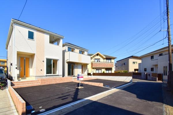 横浜市旭区二俣川１丁目の新築一戸建の前面道路含む現地写真|車通りが少ない為、小さなお子様にも安心です。
是非一度、現地へ起こしください。

