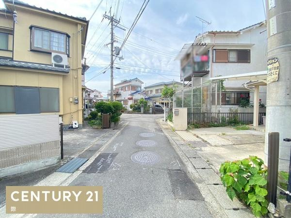 岩出市新田広芝の売地の前面道路含む現地写真