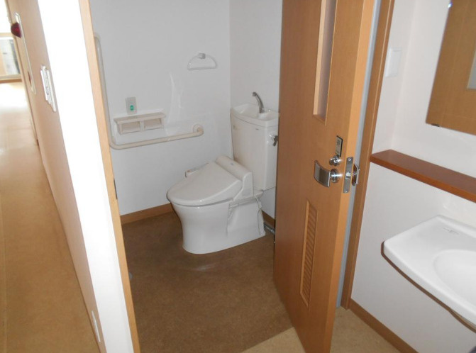 大津市大萱１丁目の店舗事務所のトイレ|トイレです