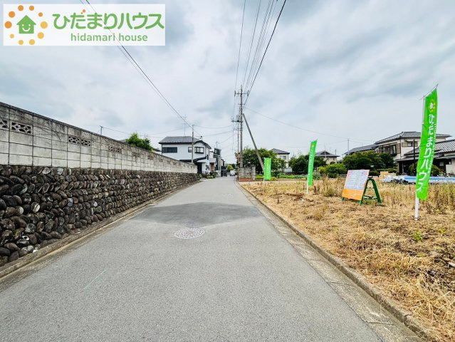 上尾市大谷本郷　7期　売地　グラファーレ　02の前面道路含む現地写真
