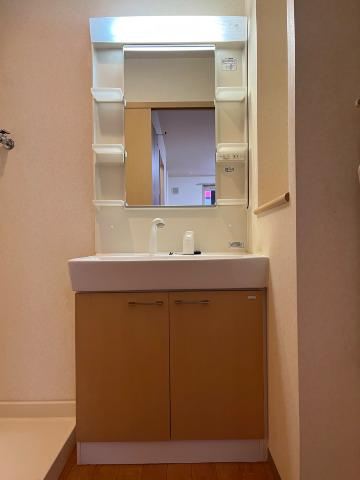 ヴィラージュ新木屋瀬　の洗面所|洗髪洗面化粧台（イメージ）