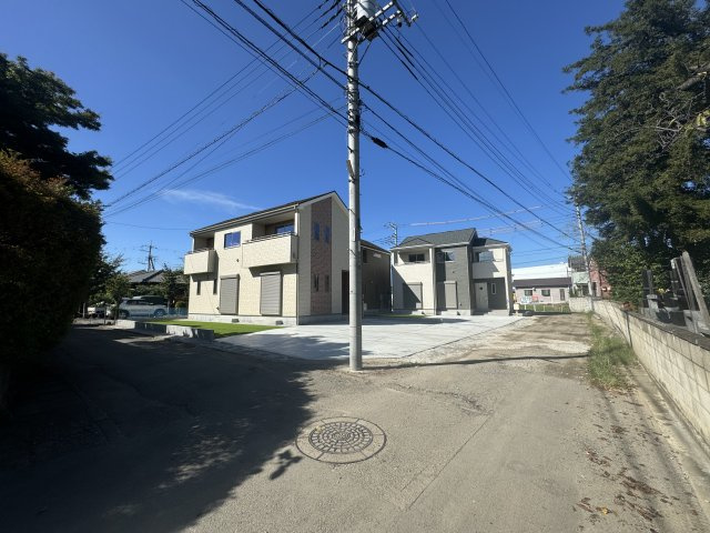 新築　高崎市倉賀野町9期　Heartful　Town　3号棟の前面道路含む現地写真|現地写真　南側接道幅員約4.5ｍ　東側接道幅員約4.4ｍ