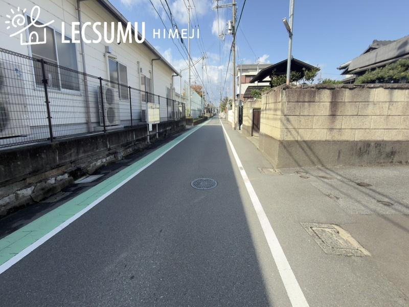 姫路市坊主町／売土地の前面道路含む現地写真