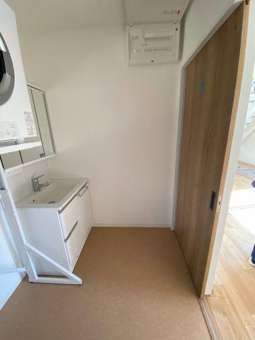 高知市瀬戸西町1丁目　中古戸建ての洗面所