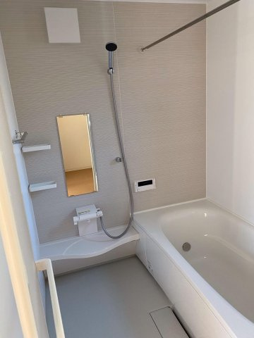 高知市瀬戸西町1丁目　中古戸建ての浴室