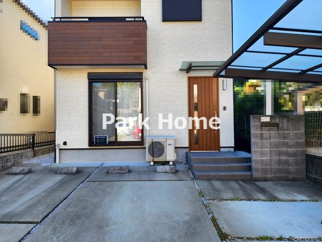 高知市瀬戸西町1丁目　中古戸建ての玄関