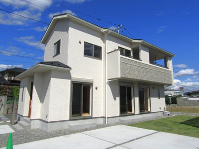 【外観】 | ブルーミングガーデン南アルプス市桃園　1号棟 | 外観もきれいです