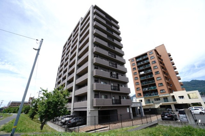 【外観】 | 【特別仕様リノベ】グランシエロ五日市リバービュー | 現地（2024年6月15日10：00頃）撮影