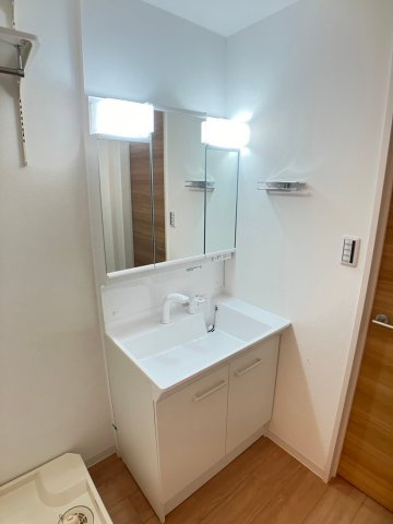 クリプトンの独立洗面台