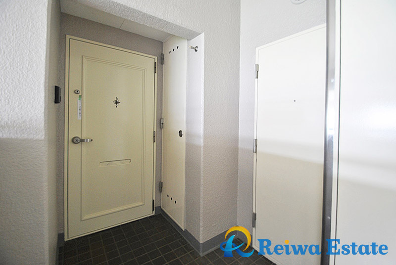 パークタウン茅ヶ崎　5号棟の玄関